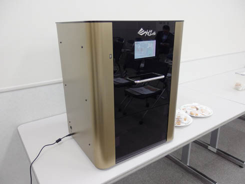 3Dフードプリンタ「XYZ Food Printer」の試作機