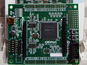 アルテラの開発ボード「MAX 10 FPGA」