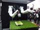 双腕型ロボットが自動でタオルをたたみサラダを盛り付ける、AI学習はVRシステム