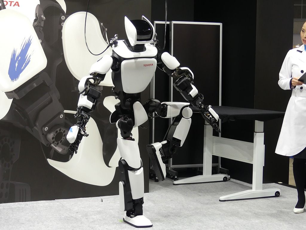 ヒューマノイドに再び脚光、コンビニ店員ロボも――iREX2017サービスロボットレポート：2017国際ロボット展レポート（1/5 ページ）