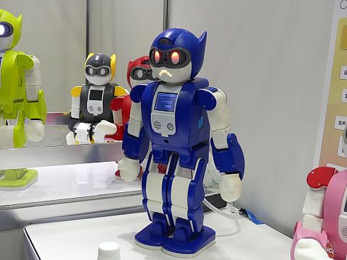 NTT東日本の2足歩行ロボット
