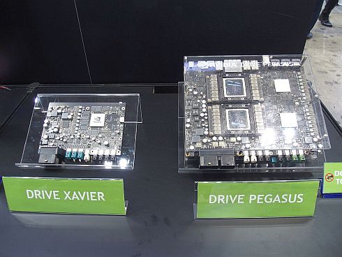 ネクスティ エレクトロニクスが展示した「DRIVE Xavier」（左）と「DRIVE Pegasus」（右）