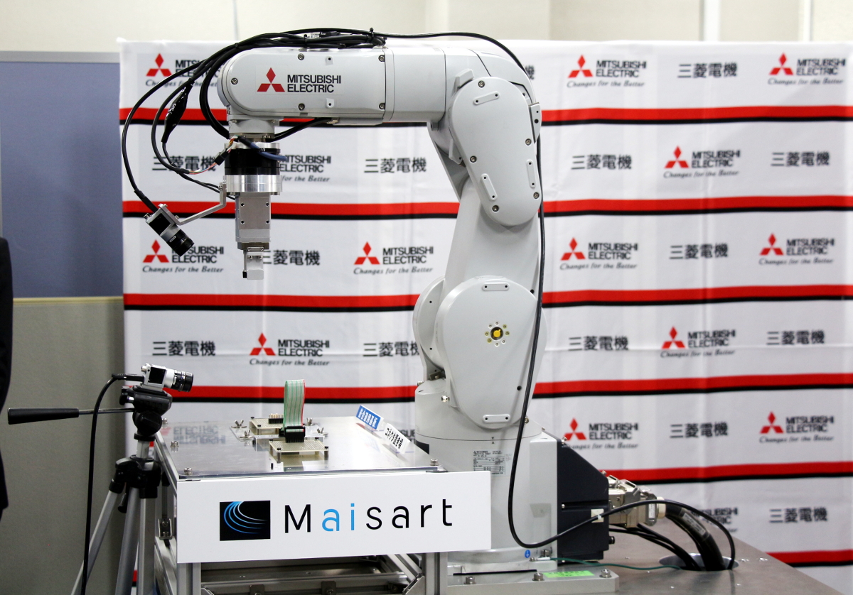 変化に柔軟に対応するロボット実現へ、三菱電機が「器用に制御するAI 