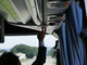 ドライバー急病時に大型バスを自動停止、日野が2018年夏から標準装備に