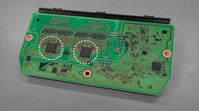 デンソーが最新型の電池監視ic 電圧の高精度検出と多セル監視を両立は 世界初 車載半導体 Monoist