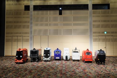 8社の自動配送ロボット