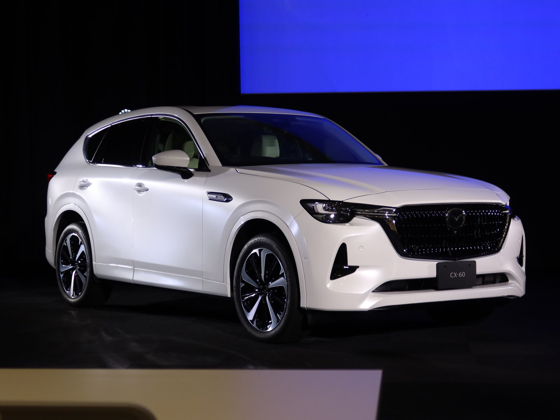 FRの直6ディーゼルエンジンが323万円、マツダ「CX-60」の予約