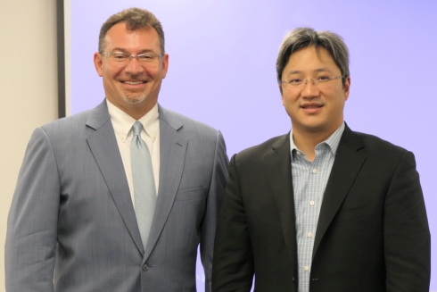 SiFive Japanの表取締役社長に就任するサム・ローガン氏（左）とSiFive米国本社のジャック・カン氏（右）