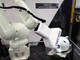 外観検査をロボットとラインカメラで実現、川崎重工が自動システムを出展