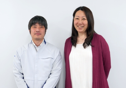 パナソニックHDで有機CMOSイメージセンサーを開発している佐藤嘉晃氏（左）と西村佳壽子氏（右）
