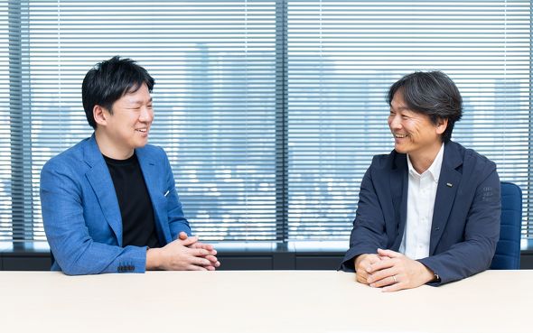 西和田浩平氏（左）と梶川真宏氏（右）