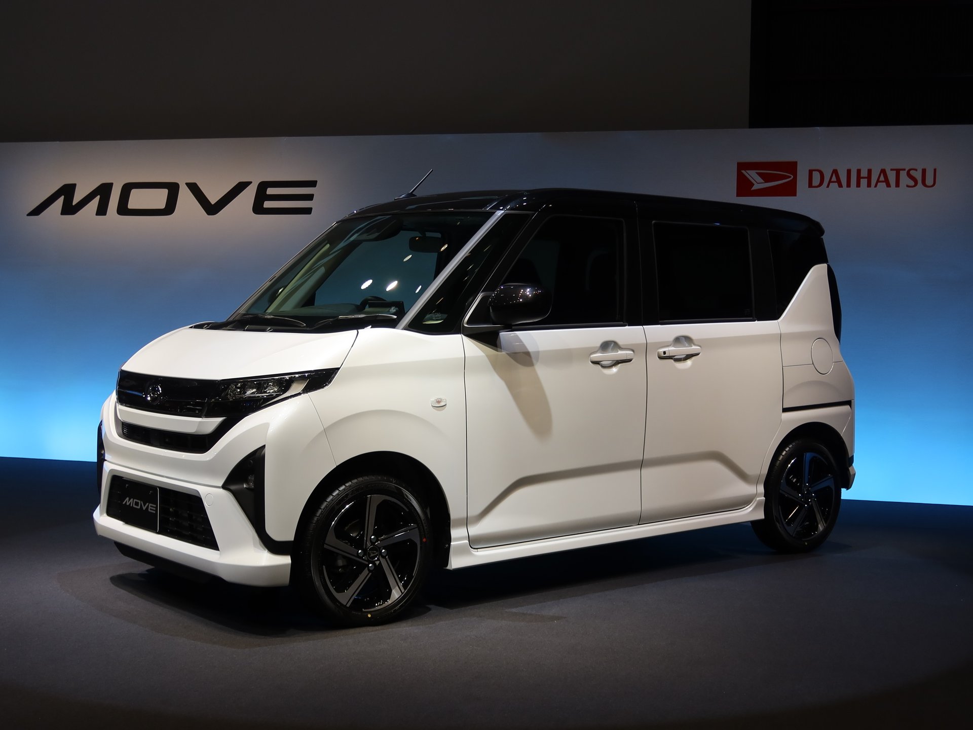 ダイハツ「ムーヴ」が全面改良、長期保有のユーザーをスライドドアで