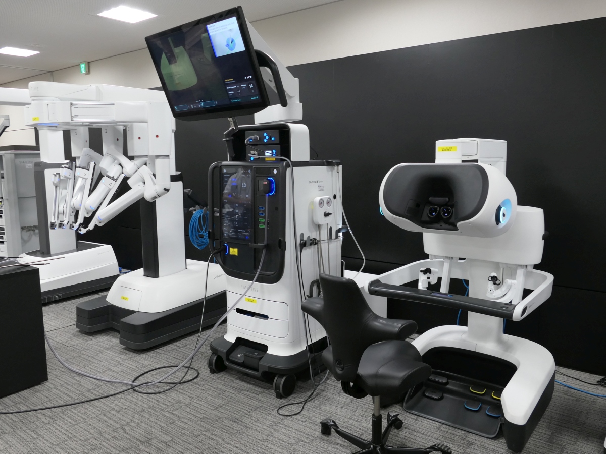 ダ・ビンチ190 手術支援ロボット「ダビンチ」が10年ぶりの新製品、データ処理能力は1