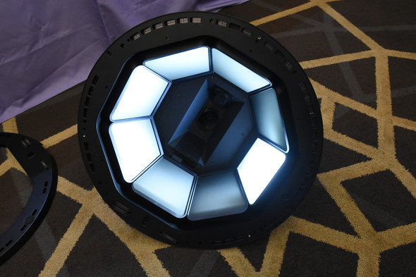 「HP Z Captis」の筐体内部。8方向のライトと108MPの高解像度カメラにより、対象素材の質感や表情を高精度にキャプチャーする