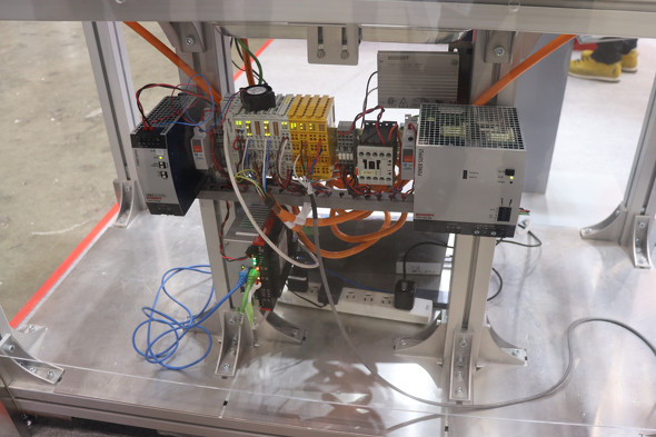 1̃Rg[[ŃT[{[^[܂߂