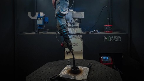 V_tWŏ߂ēWAAM̋3Dv^iMX3Dj