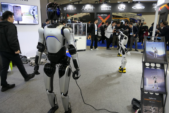 AGIBOT�́uA2�v�ƁuX2�v