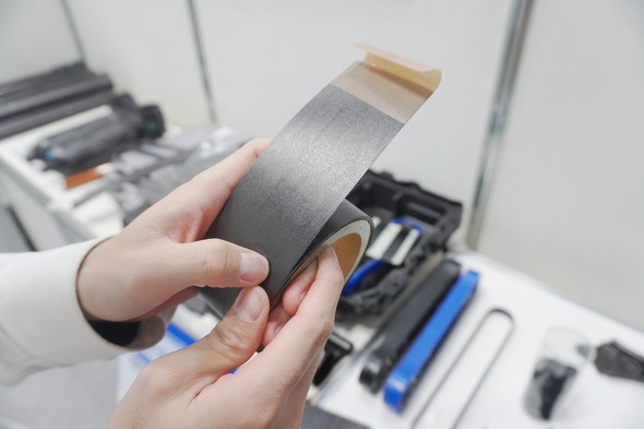 �Y�f�@�ۋ����|���A�~�h����UD�e�[�v