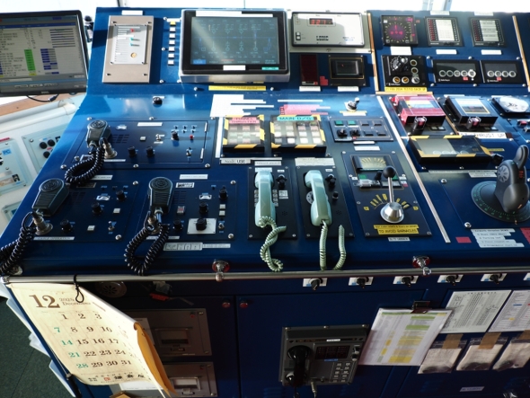 �����R���\�[���̍��u���b�N