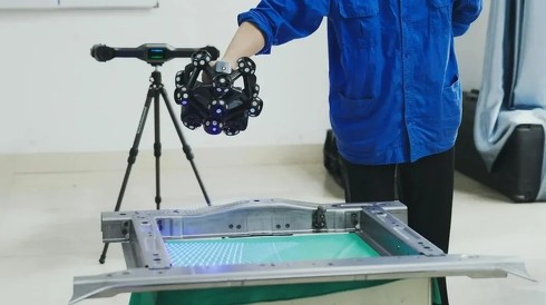 �uFreeScan Trak Nova�v�ɂ������i��3D�f�[�^�L���v�`���[