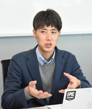 ���o �����㎖�ƊJ���� �C���^���N�e�B�u�\�����[�V�����Y�O���[�v ���[�_�[�̐����a�P��