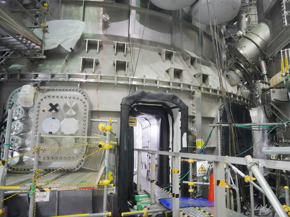 �uJT-60SA�v�̐^��e��̓����