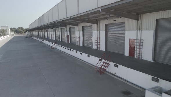  �����Ƀg���b�N�o�[�X��ݒu