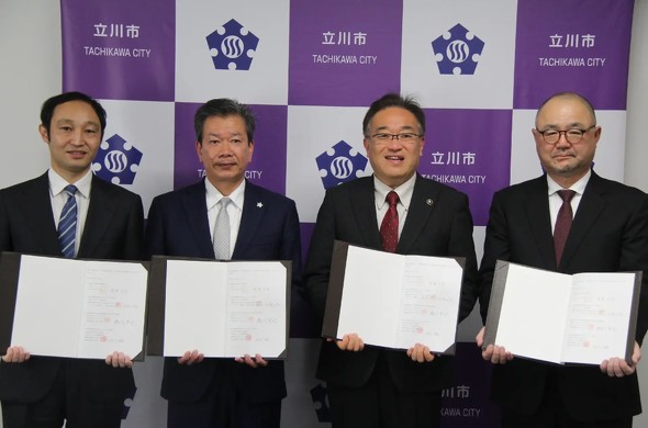 ����������̗l�q