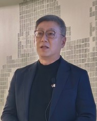 Brule COO�i�ō����s�ӔC�ҁj�̉F�씎��