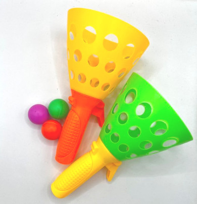 ����M�҂�100�~�ψ�V���b�v�œ��肵���u�{�[���L���b�`�ߋ�v