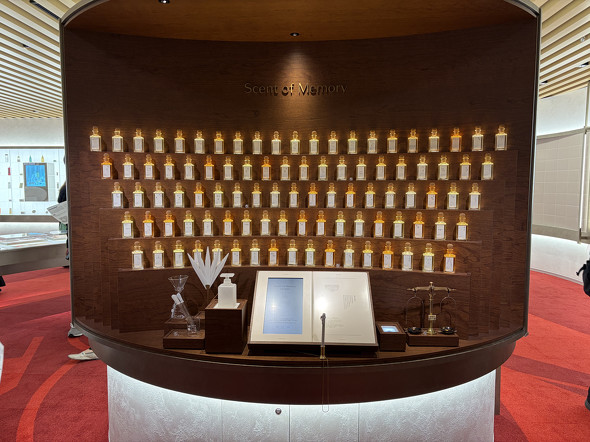  ����𐶐�����̌��^�R���e���c