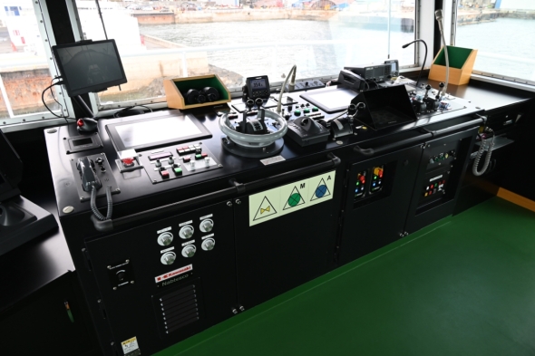 �u�V�^�v�̑��ǎ�