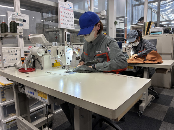 �ڈ�����킹�Ȃ��痧�̓I�Ɏd�グ�闧�̖D��