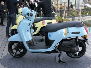 �uFazzio�v�̃T�C�h�r���[