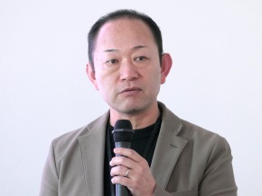 ���d�H�̎R������