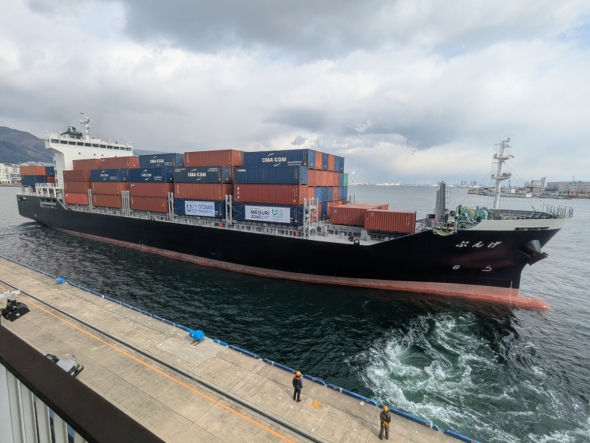 �݌v�i�K���玩���^�q�@�\��O��ɂ������q�R���e�i�D�u����ԁv