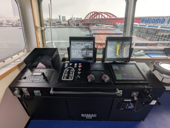 �摜�͍����E�C���O�̗����V���D�p�R���\�[��