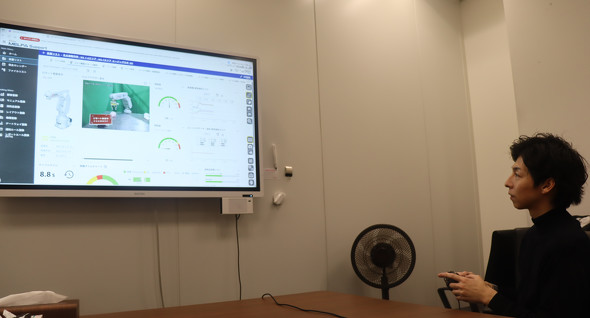 ��ޒ��ɎO�H�d�@�̖{�Ђ��疼�É����쏊�ɂ��郍�{�b�g�𑀍삷�钖����