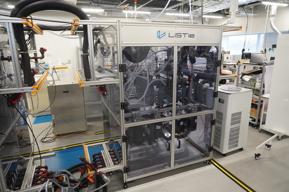 ����t�^���N���z�u���ꂽ���j�b�g