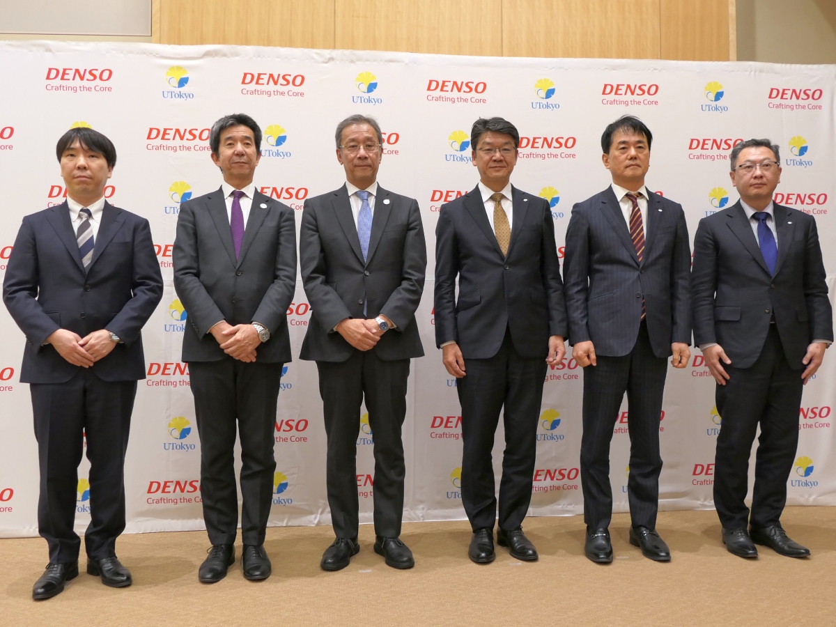 東大とデンソーが10年間の長期産学協創へ、走行中無線給電の社会実装が
