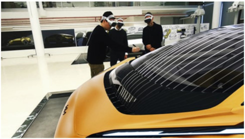 �uApple Vision Pro�v�ƁuImmersive for Autodesk VRED�v��p���������Ԃ̃f�U�C�����r���[�̃C���[�W