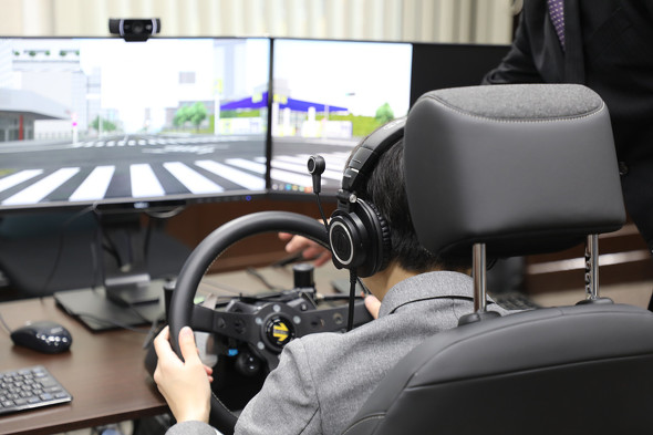 �z���_��2050�N�ɓ�ցE�l�ւ��֗^���鎖�̎��҃[����ڎw���Ă���A���N�^�̒��f�[�^�Ɖ^�]�s�����X�N�Ƃ̊֌W���𕪐͂��Ă���B�ʐ^�̓h���C�u�V�~�����[�^�[�e�X�g