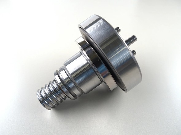 �V�^�񐶋����u���[�L�V�X�e�������ɐV�J�������{�[���˂�