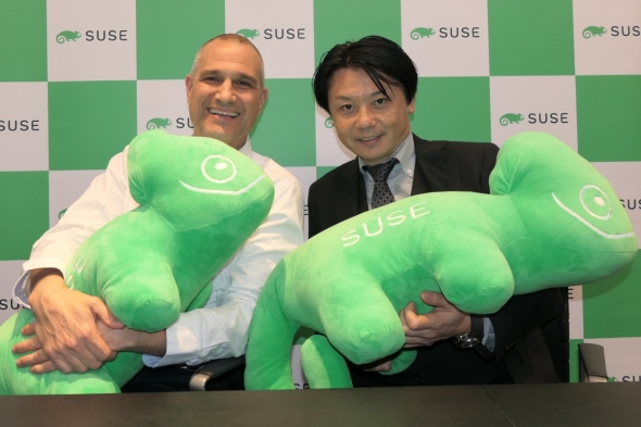SUSE�̃t�F���h�}�����i���j��SUSE�\�t�g�E�F�A�\�����[�V�����Y�W���p���̓n�ӌ����i�E�j