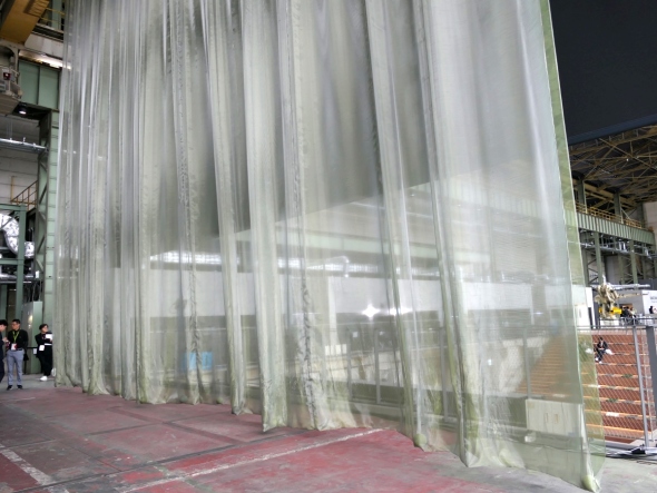 �s�b�g�X�e�[�W����̋���J�[�e��