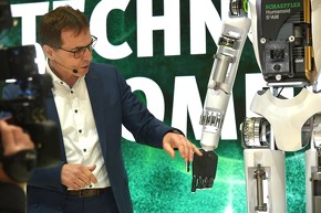 �V�F�t���[ CTO�̃E�[���F�E���@�[�O�i�[��