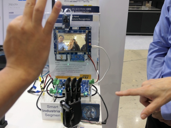 �uSTM32MP2�v��p�����l�̎�̓�������A���^�C���ɂ܂˂郍�{�b�g�n���h