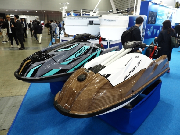 �����ׂ��y������FRP�𓱓���������o�C�N