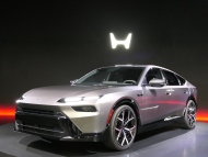 �uHonda Hybrid Sedan Prototype�v�̃N�I�[�^�[�r���[