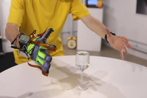 �u3D SCAN GLOVE - IZU II�v�v���g�^�C�v�̃e�X�g�B�e���̎ʐ^